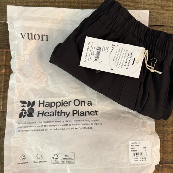 NWT Vuori women’s shorts - Picture 5 of 6